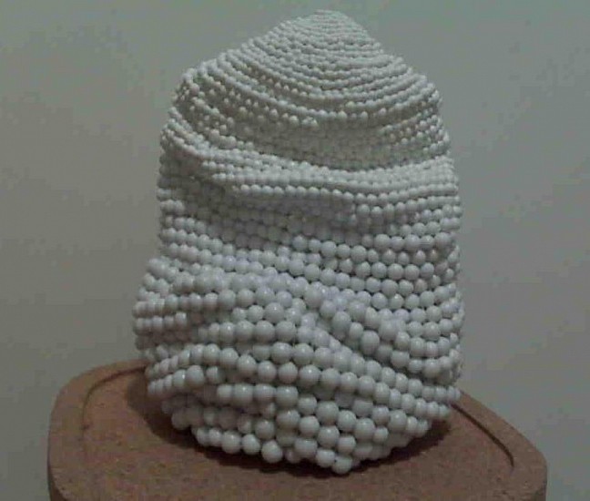 Maria Nepomuceno, Untitled
2009, White string and cotton string